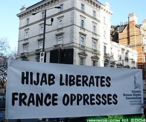 protesters-against-french-hijab-ban__800xx