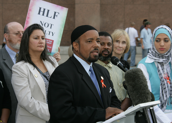 MAS Freedom Executive Director, Imam Mahdi Bray addresses media at the September 22, 2008 trying to claim that the convicted felons and their co-conspirators from CAIR in the Holy Land Foundation terror-financing trial were not guilty