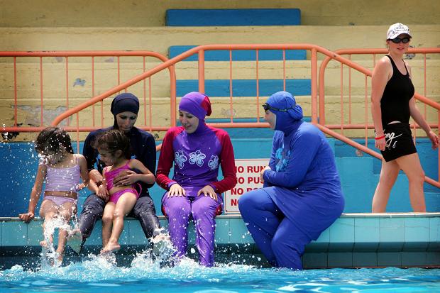 British Waterpark Bans Women From Wearing Bikinis And Other ‘non Sharia Compliant Swimwear